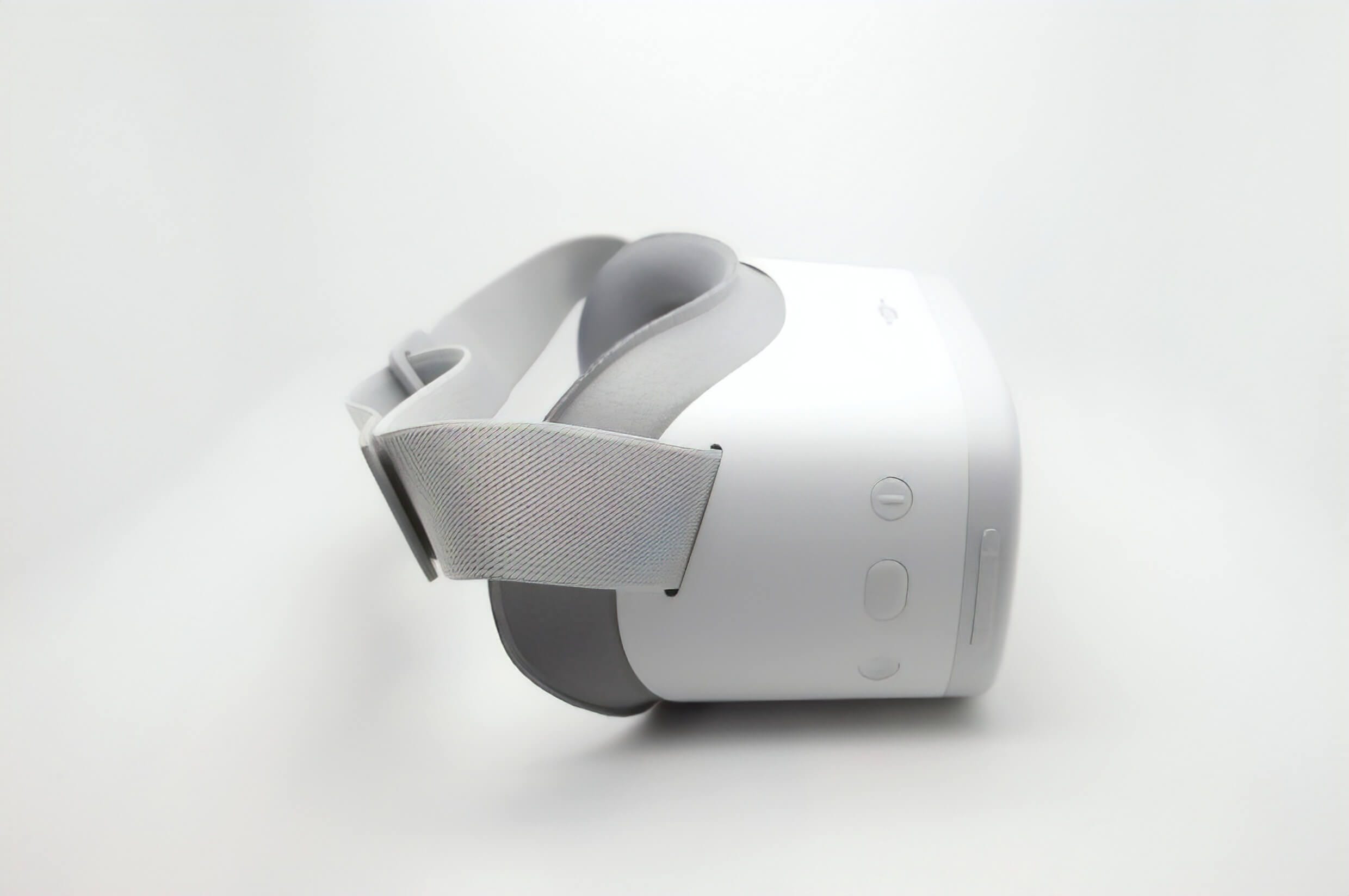 VR-headset-for-porn-IRIS